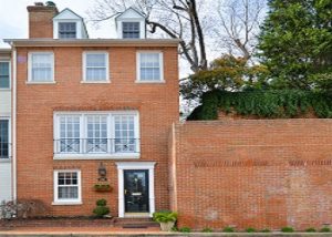 619 Pommander Walk Alexandria VA 22314